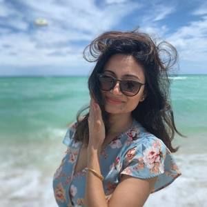 Meet your Posher, Naznin